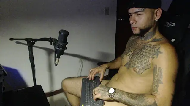 XXX chat uživo modela ROOKERT
