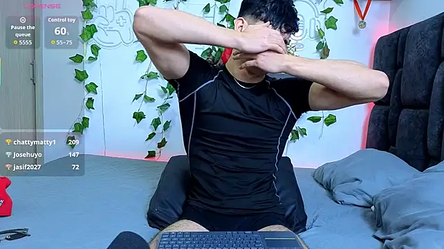 Luke_MuscleのライブXXX  チャット