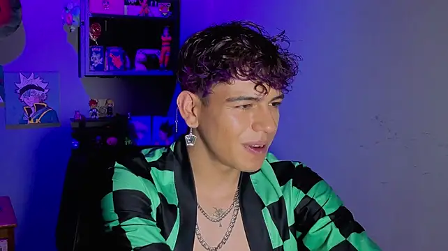 MikeyKuro – webcam-show