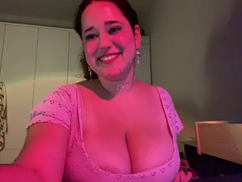 Chat +18 de helloeviesz ao vivo