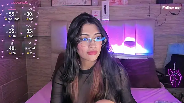 Chat +18 de mia_devine_ ao vivo
