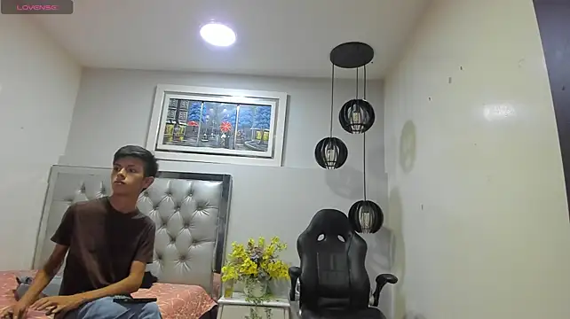 XXX chat uživo modela fem_danny7