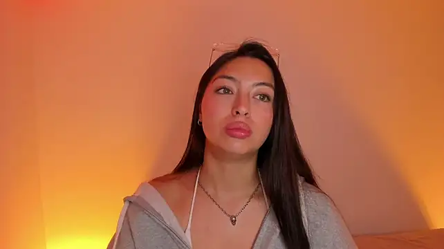 Chat +18 de Megann_D ao vivo