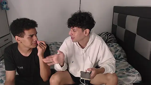 Онлайн чат XXX apoloandhansel