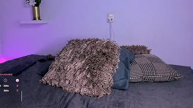 Meghan--'s Live XXX Chat
