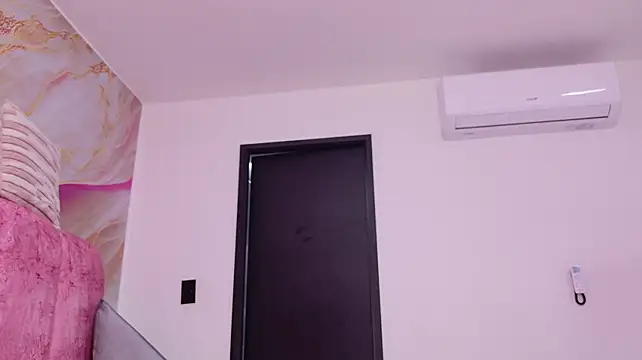 celeste_sea's Live Chat Room