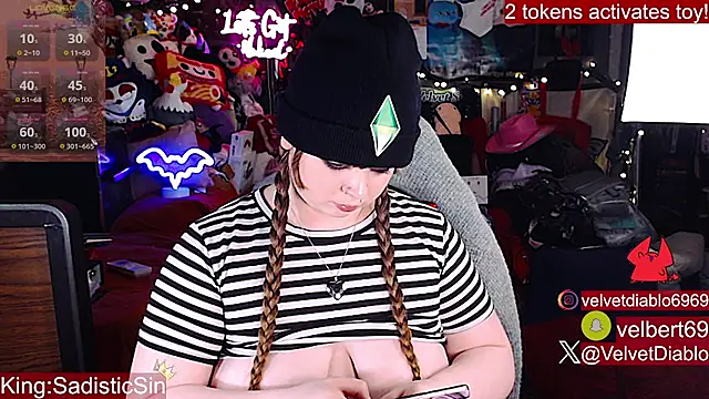 Chatroom XXX en direct de VelvetDiablo