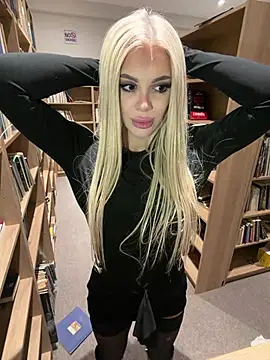 AlyssaFoxx_ Live XXX-chat