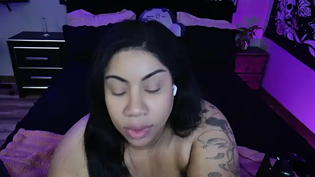 Chat XXX en directo de RoxieVoss