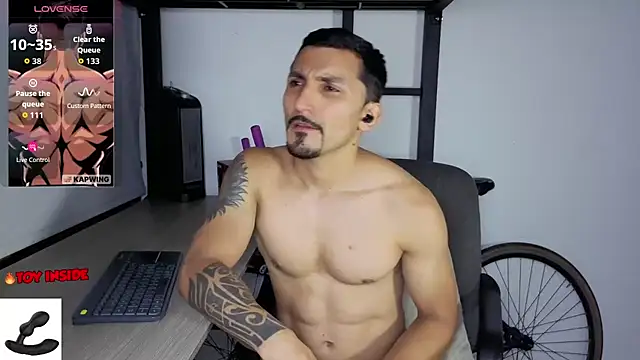 Marck_Muscle élő XXX-chatje