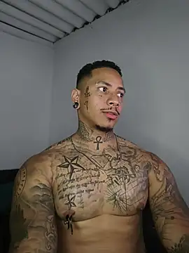 Czat XXX na żywo – David_tatto1