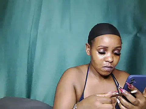 Chat +18 de Queen_pretty3 ao vivo