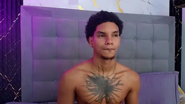 צ'אט XXX בשידור חי של kai_storm77