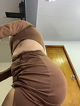 karlamistress Adlı Modelin Canlı XXX Sohbeti