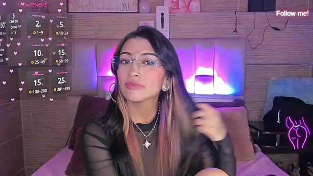 Онлайн чат XXX mia_devine_