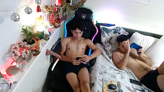 Kevinjchan1 Chat XXX in diretta
