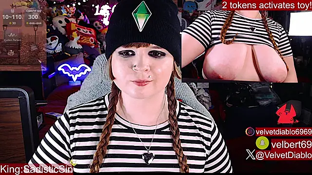 VelvetDiablo's Live XXX Chat