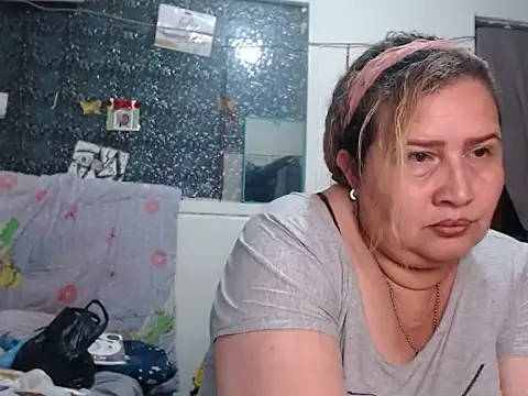 Chatroom XXX en direct de Perla1981--
