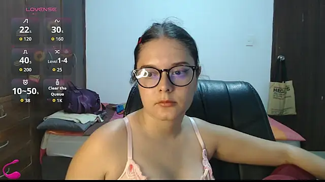 XXX chat uživo modela MadieeLorez