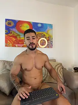 צ'אט XXX בשידור חי של Ezzio_Scolaro