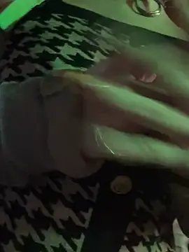צ'אט XXX בשידור חי של leah_bloom_