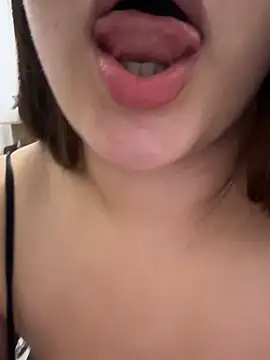 Noora- Adlı Modelin Canlı XXX Sohbeti
