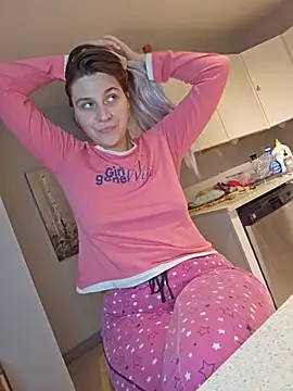 ScarletsWeb Adlı Modelin Canlı XXX Sohbeti