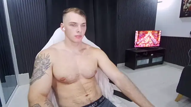 YourHotGreg Adlı Modelin Canlı XXX Sohbeti