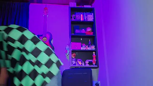 MikeyKuro – Naživo XXX chat