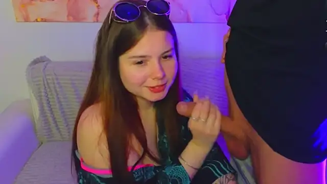 XXX chat uživo modela HateEmotions