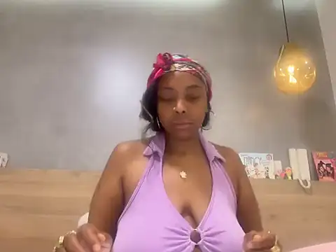 ChocolateCakeQueen Adlı Modelin Canlı XXX Sohbeti