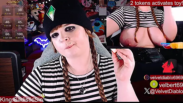VelvetDiablo's Live XXX Chat