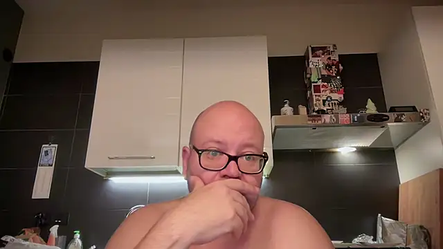 theitalianbear Chat XXX live