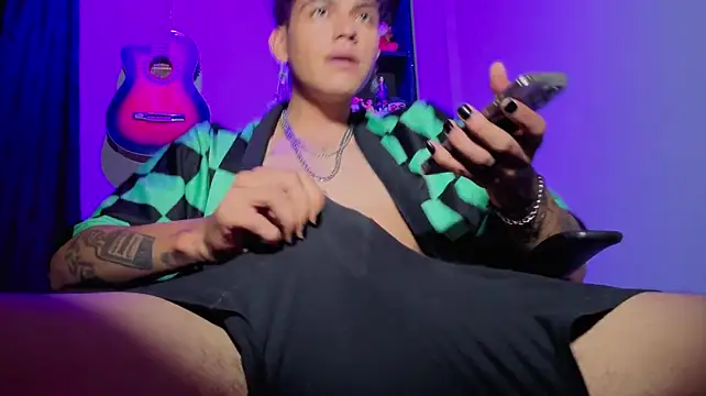 MikeyKuro Chat XXX live