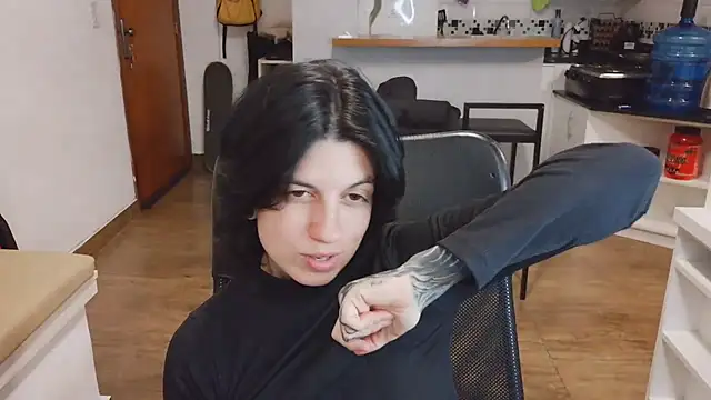 Chat +18 de kyslrana ao vivo