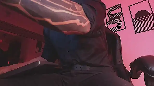 צ'אט XXX בשידור חי של ALPHA_DOMINUS_