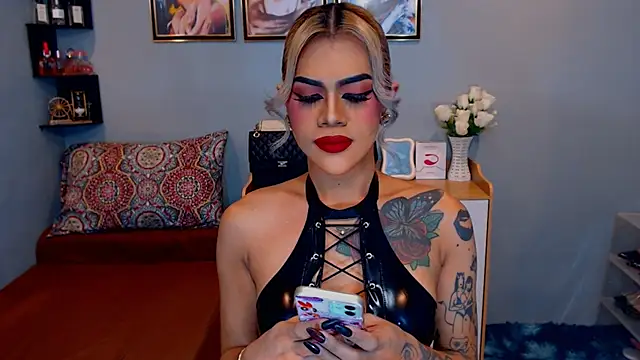 StellaStrong30 Adlı Modelin Canlı XXX Sohbeti