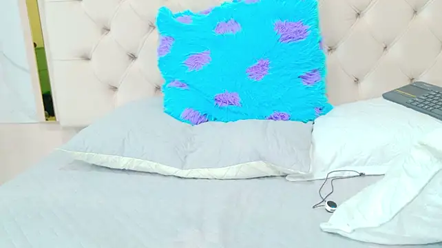 Živý XXX chat Emaa2_sm