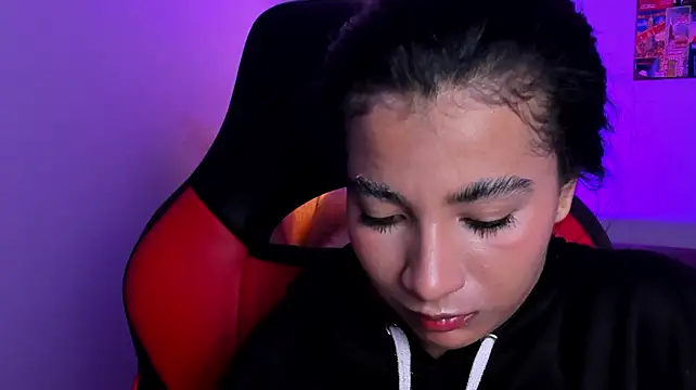 צ'אט XXX בשידור חי של Emily_bruss