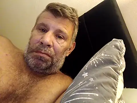 stud2512's Live XXX Chat