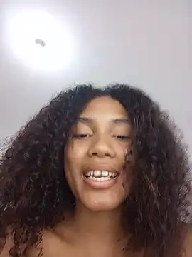 SkarlySecrets Adlı Modelin Canlı XXX Sohbeti