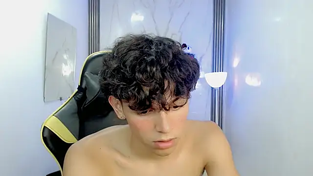 Chatroom XXX en direct de FUNNY_DICK_