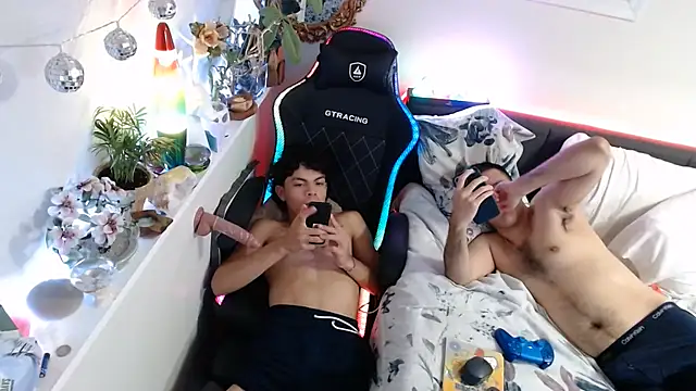 Kevinjchan1 élő XXX-chatje