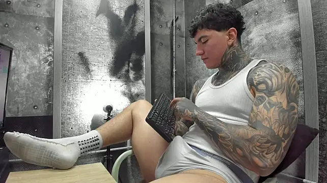 Gury_tattoo Webcamshow