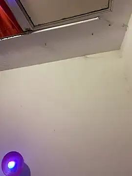 yammyisgooning's Webcam Show