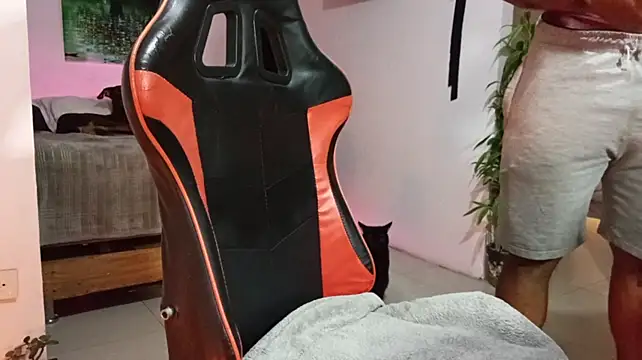 Adam_Valenciia Chat XXX in diretta