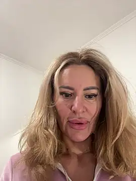 Tania201243's Live XXX Chat
