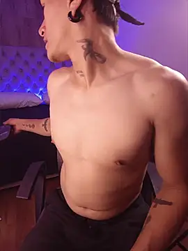 LiamDeeps Chat XXX live