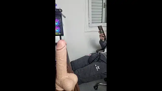 BoyWithToys1: απευθείας συνομιλία ΧΧΧ