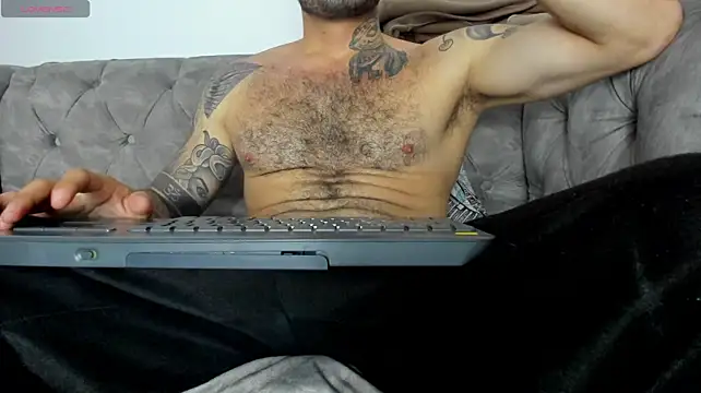 Adam_Maxwel Adlı Modelin Canlı XXX Sohbeti